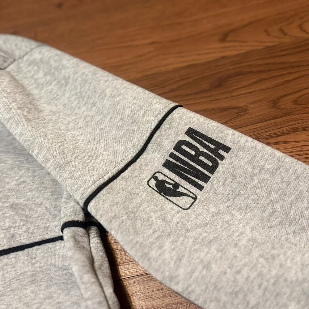 NBA Adult Gray Black Logo Hoodie Size:M Spell Out Basketball Mens